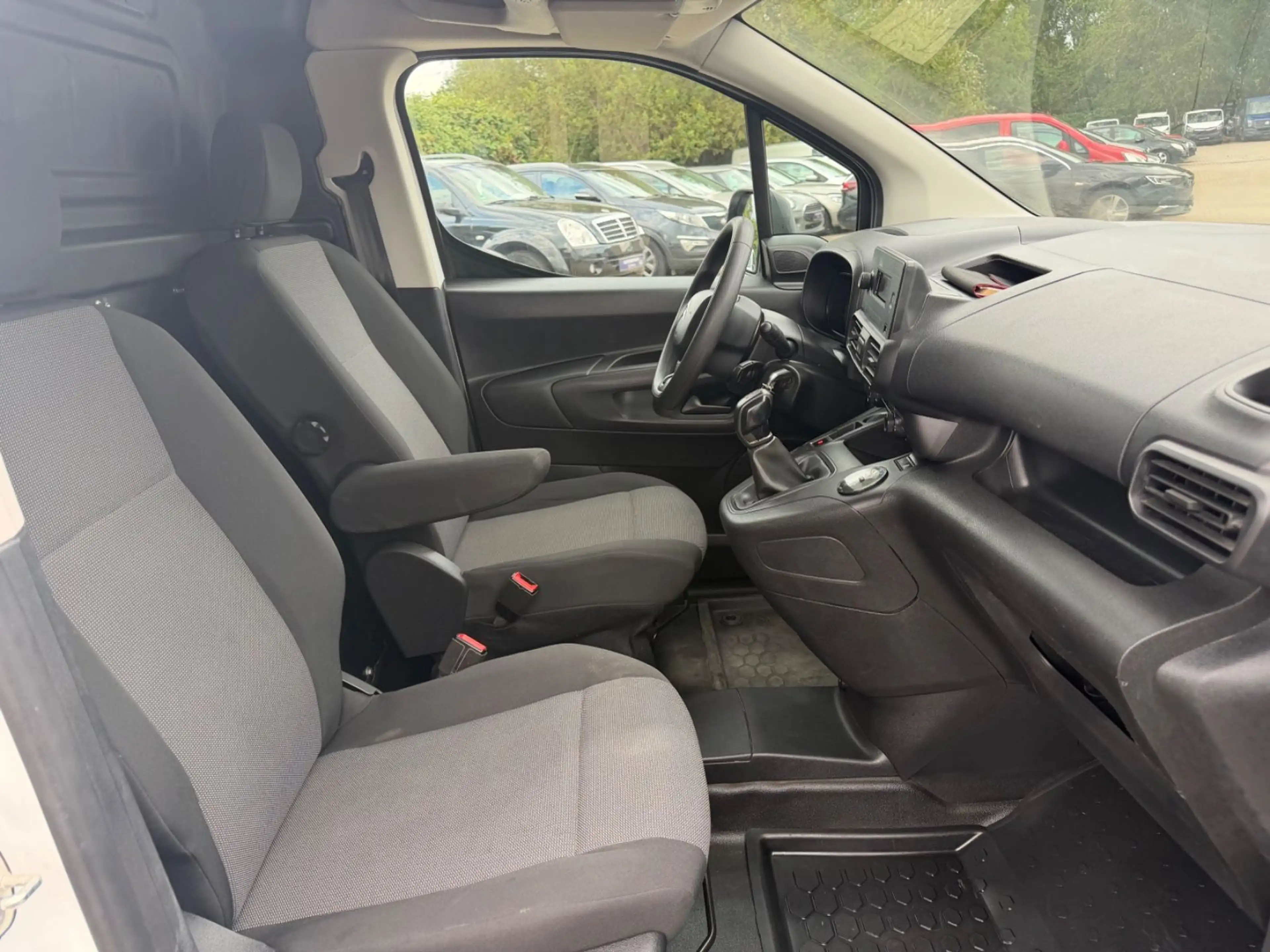 Citroen Berlingo Kasten Club M/L1/1,5/EURO6/KLIMA/TEMPOM — photo 15
