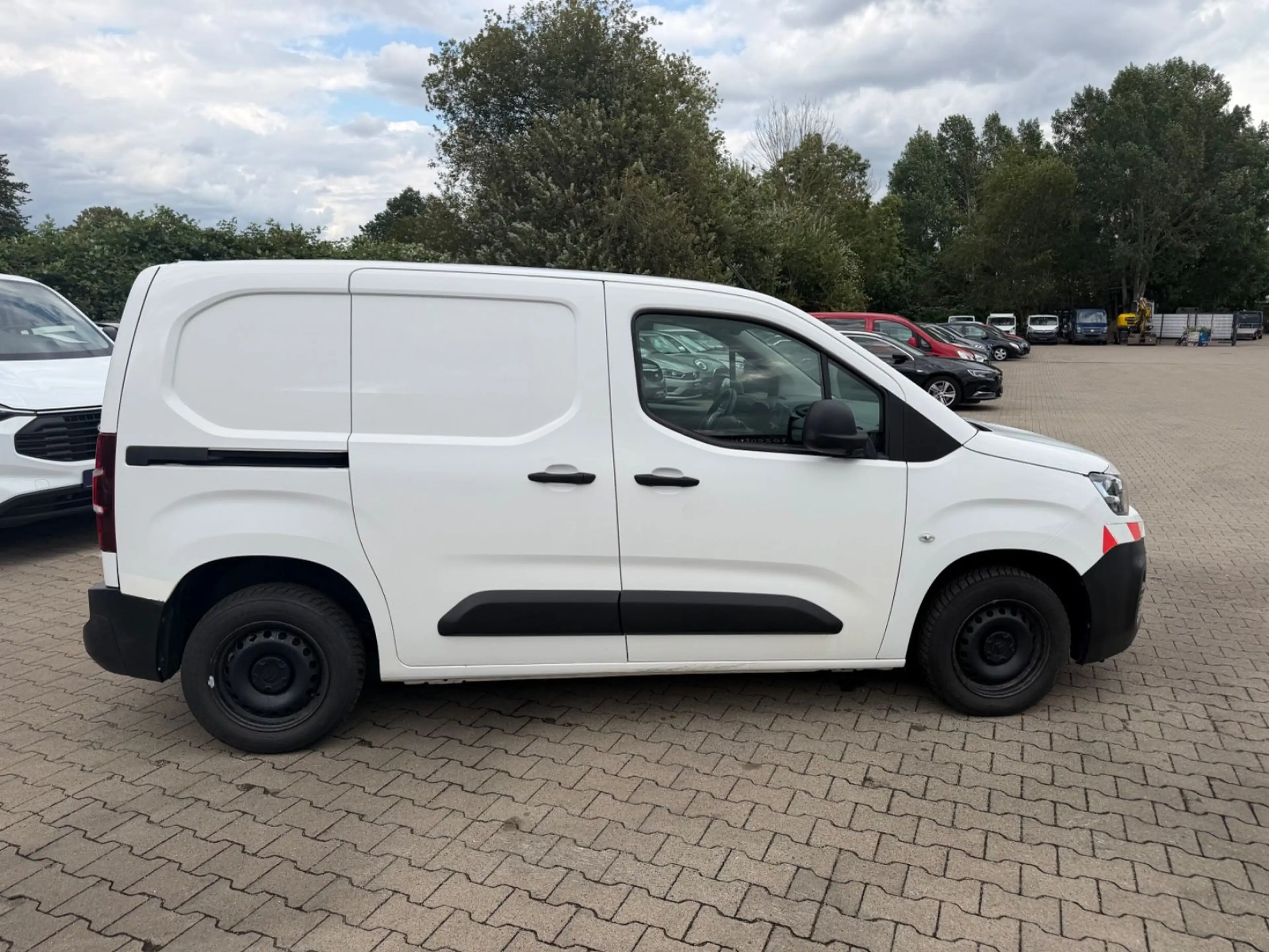 Citroen Berlingo Kasten Club M/L1/1,5/EURO6/KLIMA/TEMPOM — photo 4