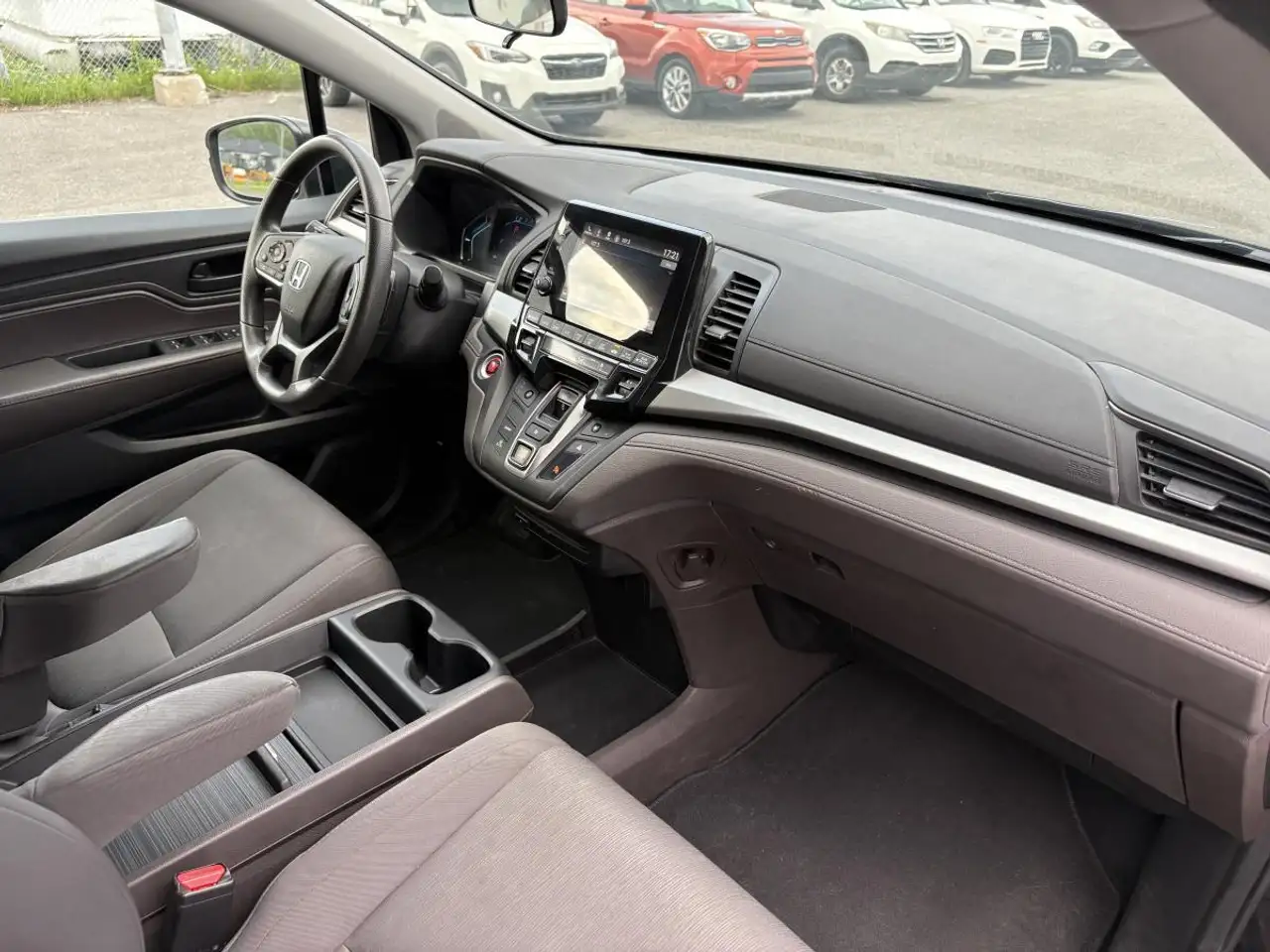Honda Odyssey снимка Honda Odyssey