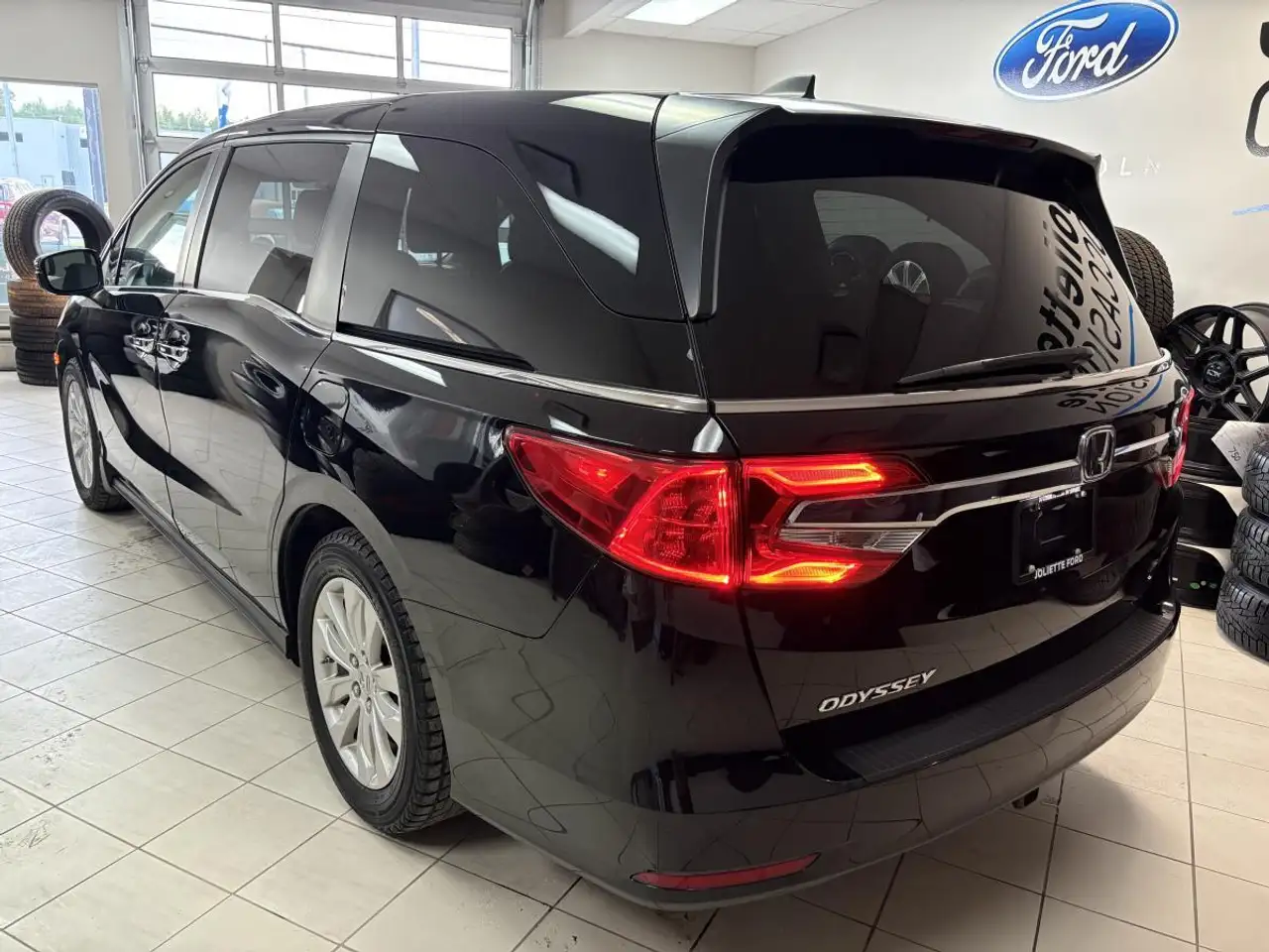 Honda Odyssey снимка Honda Odyssey