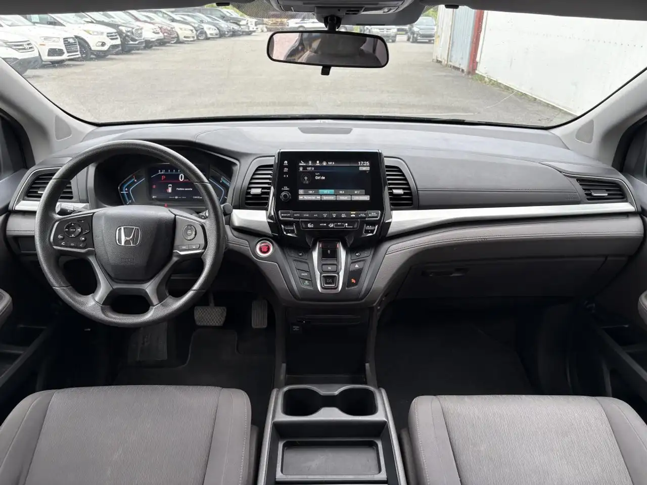 Honda Odyssey снимка Honda Odyssey