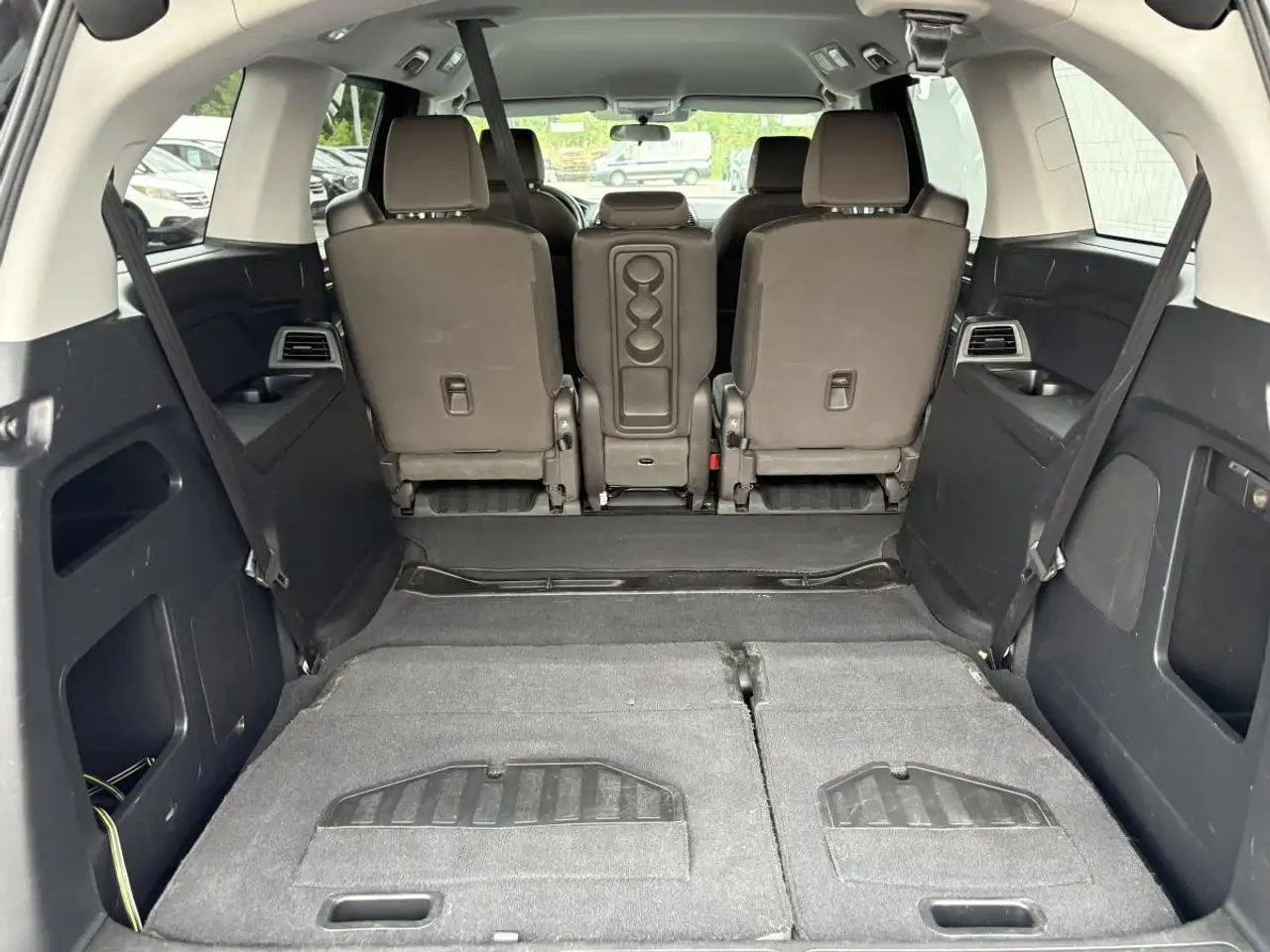 Honda Odyssey снимка Honda Odyssey