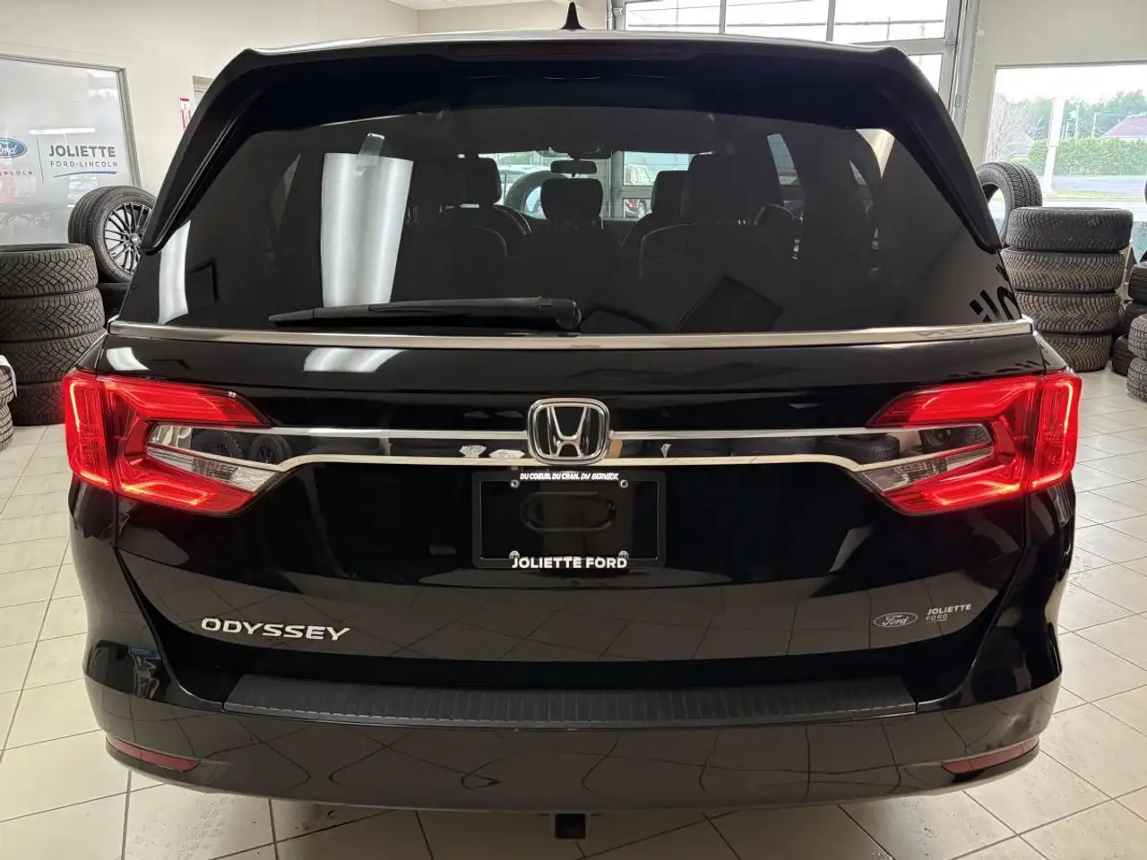 Honda Odyssey снимка Honda Odyssey