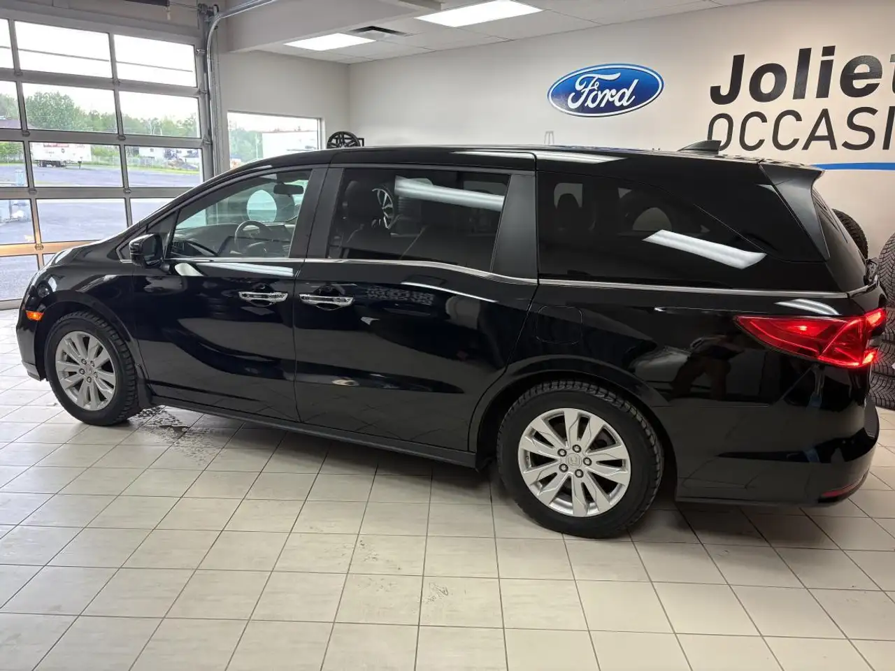 Honda Odyssey снимка Honda Odyssey