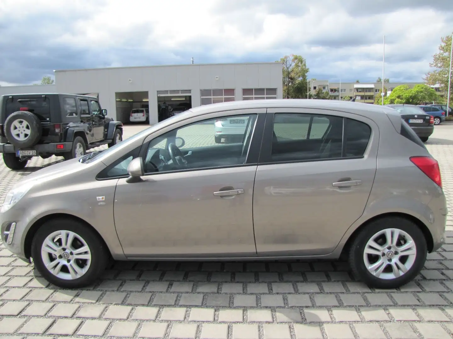 Opel Corsa D Satellite Grau - 2