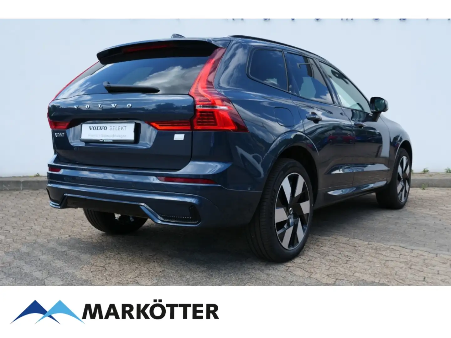 Volvo XC60 T8 Recharge AWD Plus Dark STHZ/PANO/360CAM Blau - 2