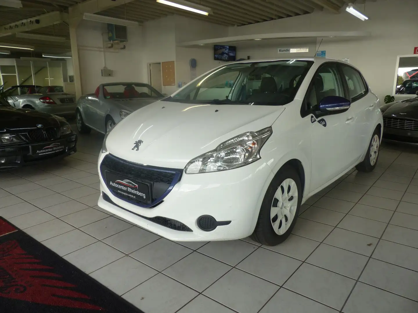 Peugeot 208 Like 1.Hand Tempomat Multi Tüv Weiß - 1