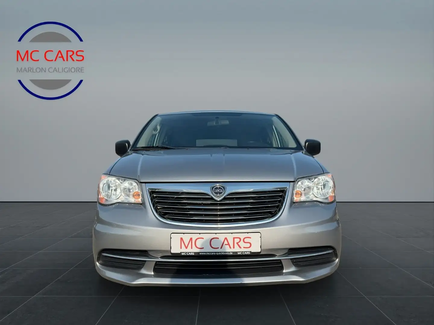 Lancia Voyager !!!FAHRZEUG SPRINGT SCHLECHT AN!!! Argent - 2