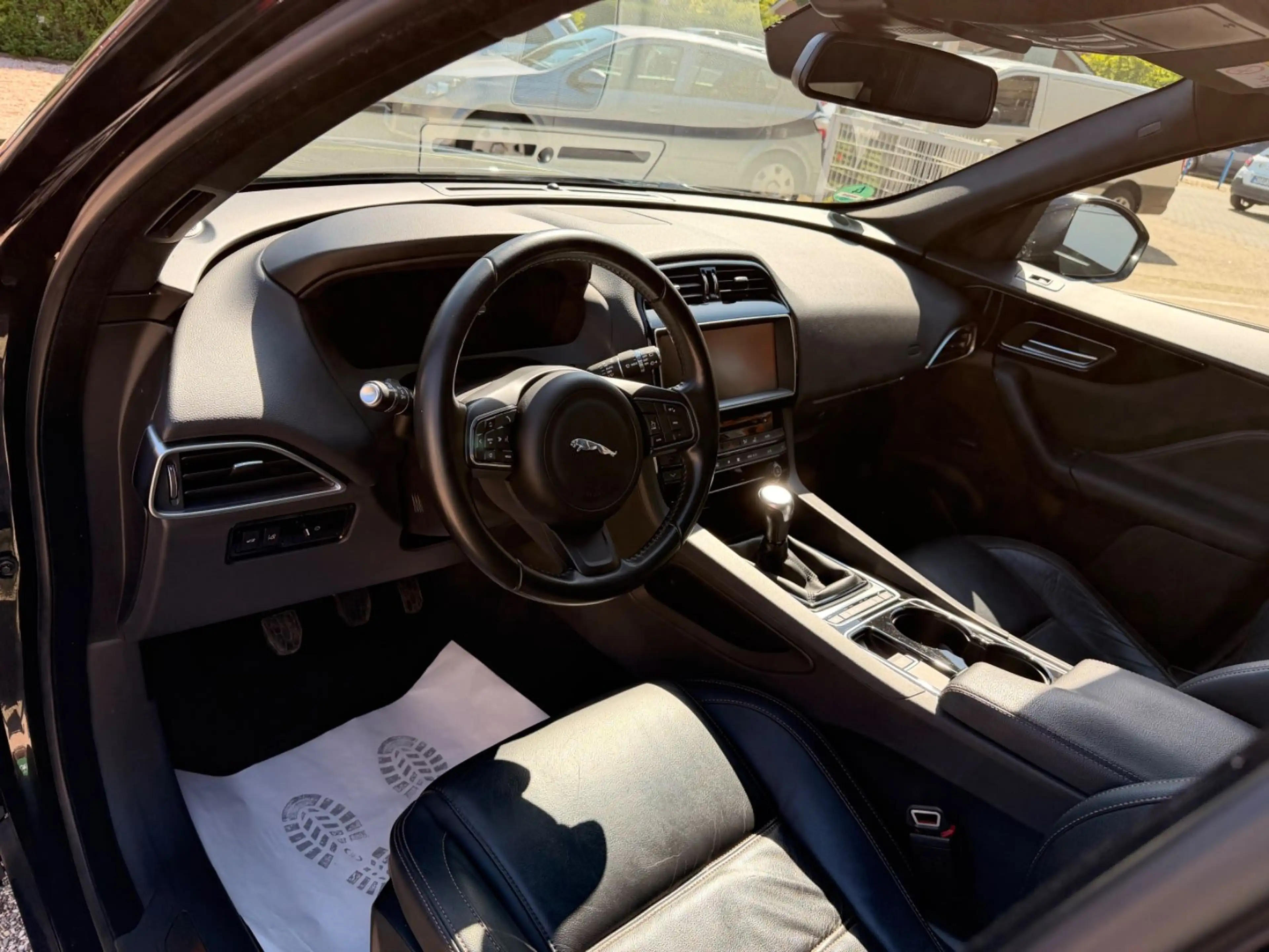 Jaguar F-Pace F-PACE Prestige AWD aus 2 Hand+Tüv NEU — photo 16