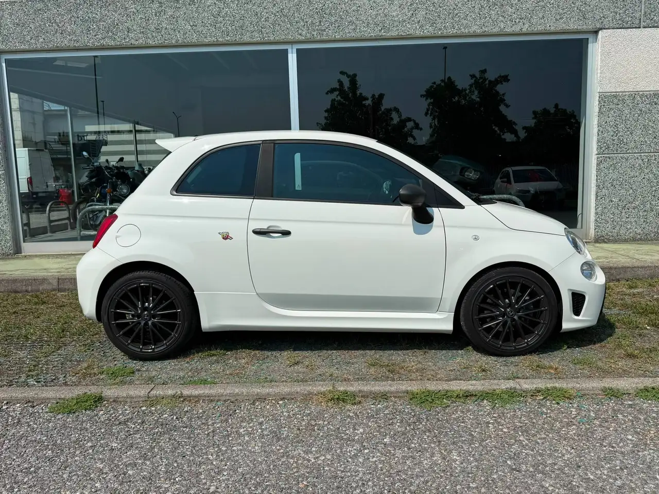 Abarth 595 2023 — фото 13