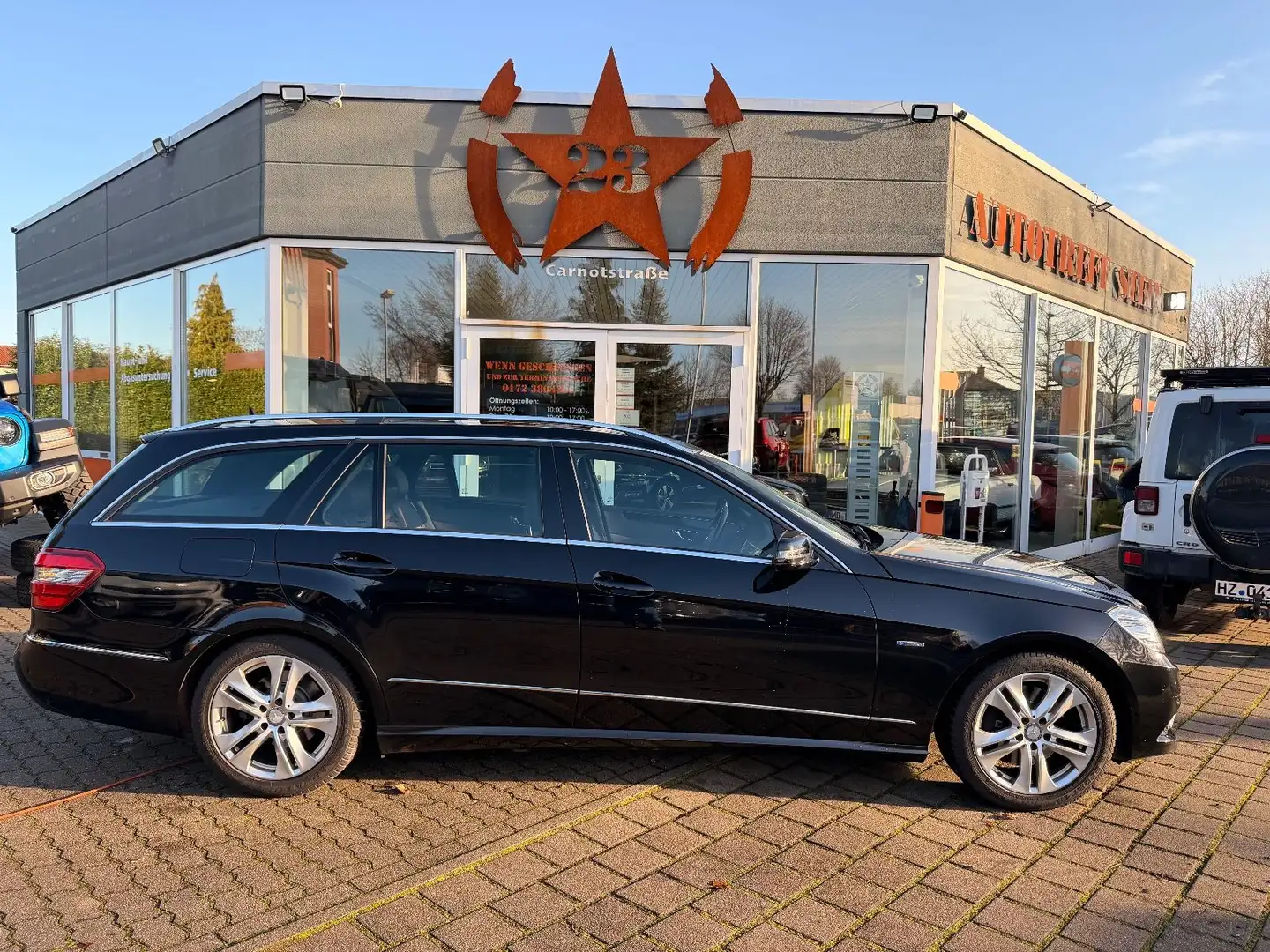 Mercedes-Benz E 250 T-Modell Schwarz - 1
