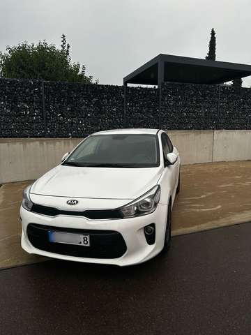 Imagine Kia Rio IV 1.2 Dream Team Edition 2017 8-fach bereift