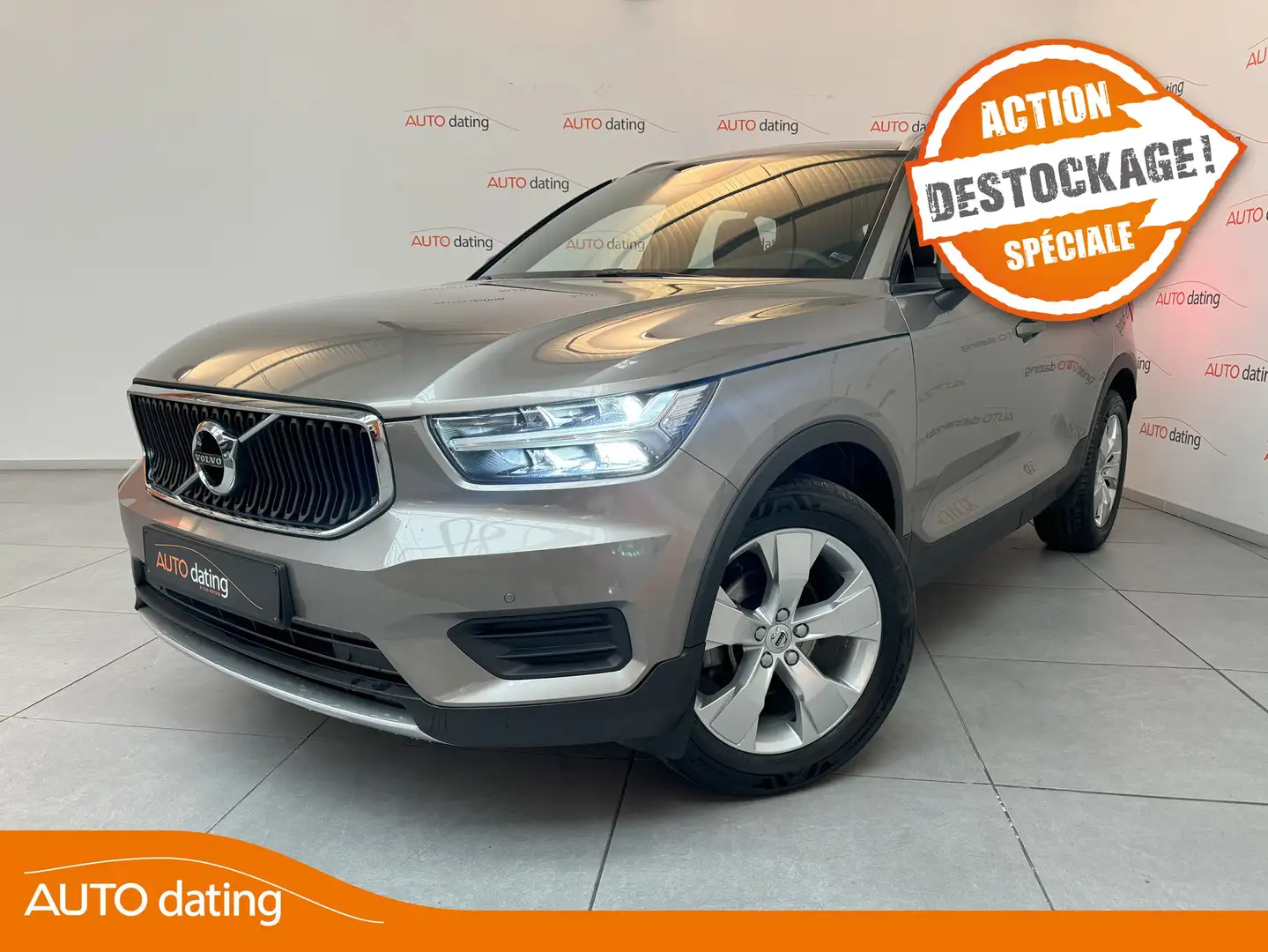 Volvo XC40 1.5 T2 Momentum Core Geartronic Grijs - 1