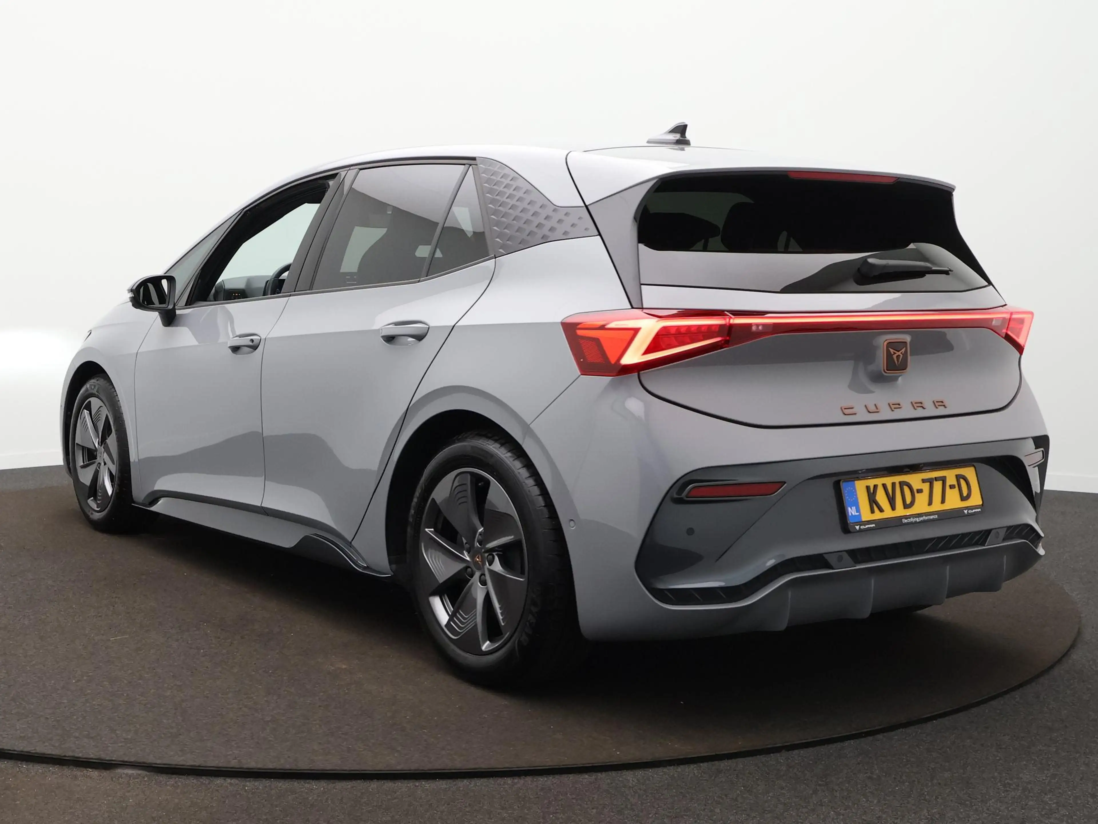 CUPRA Born Impulse 62 kWh Navigatie - Camera - Apple Carplay/ — photo 8