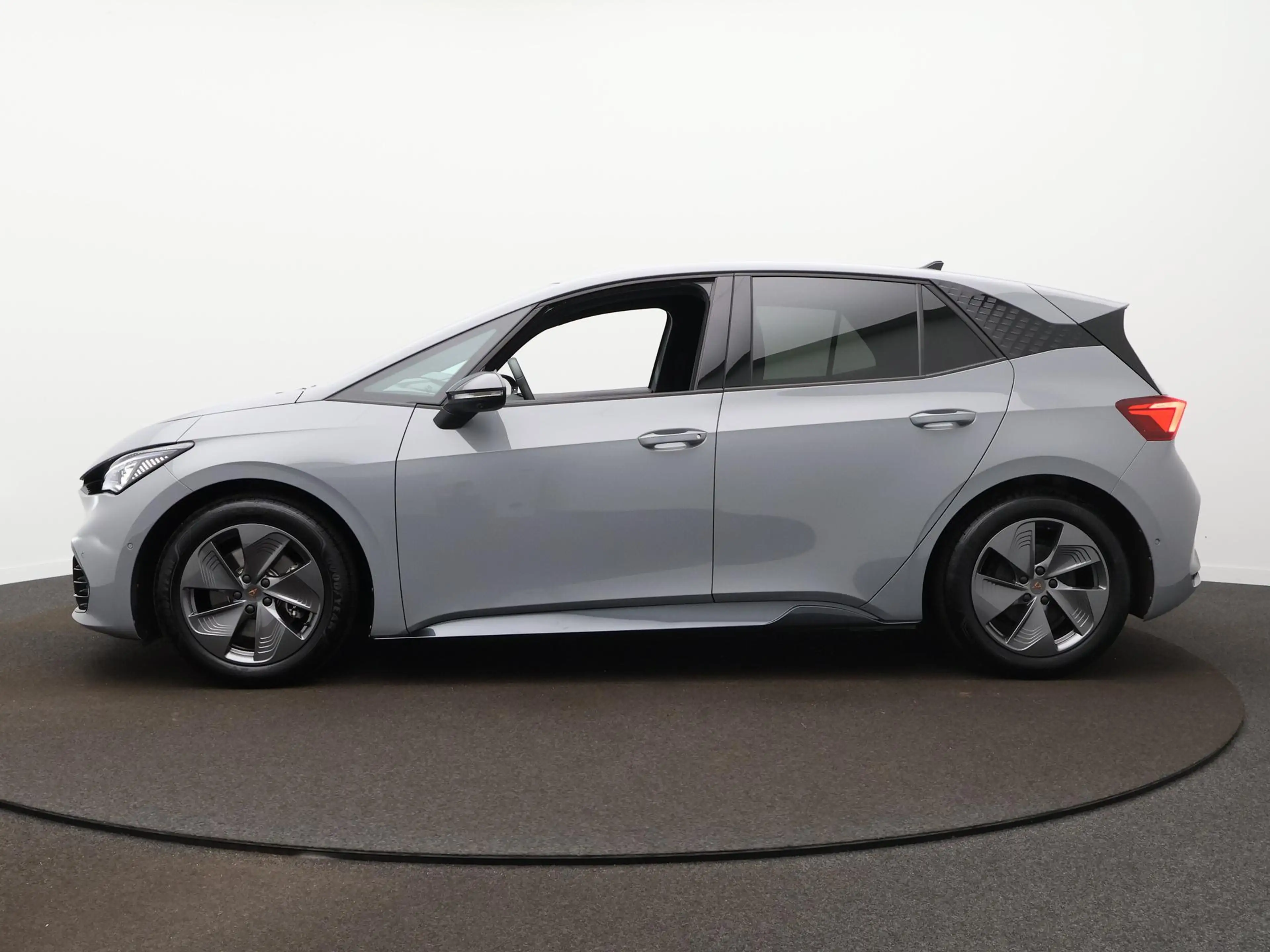CUPRA Born Impulse 62 kWh Navigatie - Camera - Apple Carplay/ — photo 9