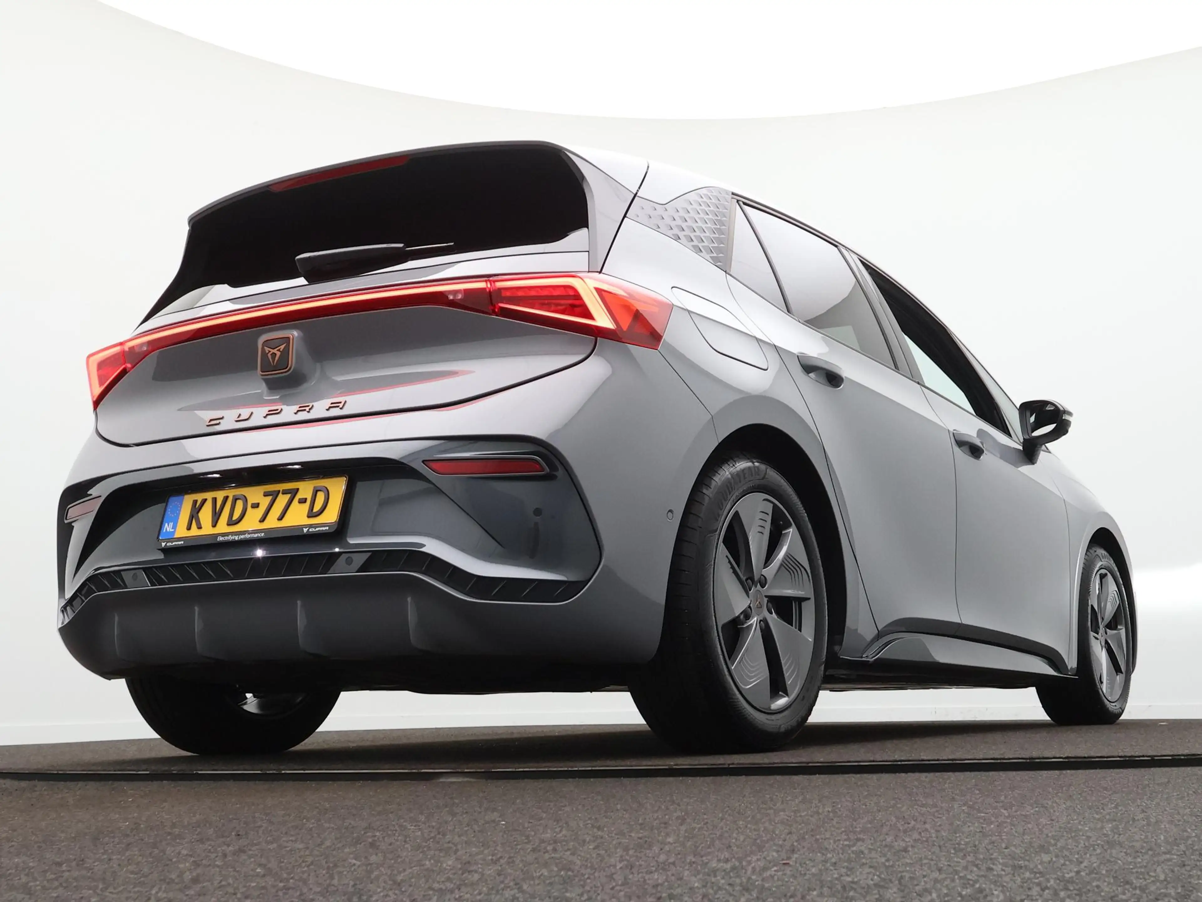 CUPRA Born Impulse 62 kWh Navigatie - Camera - Apple Carplay/ — photo 11