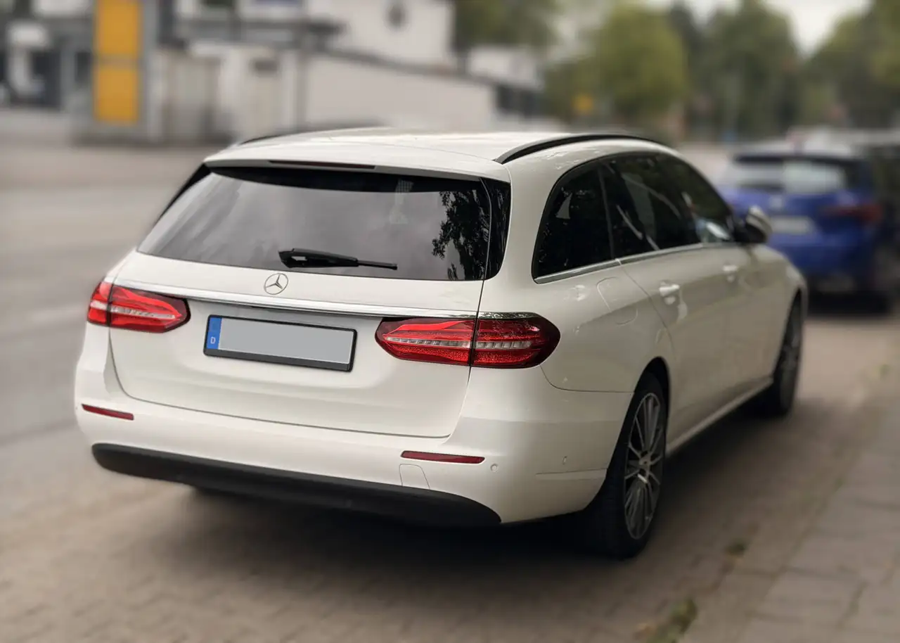 Mercedes-Benz E 220