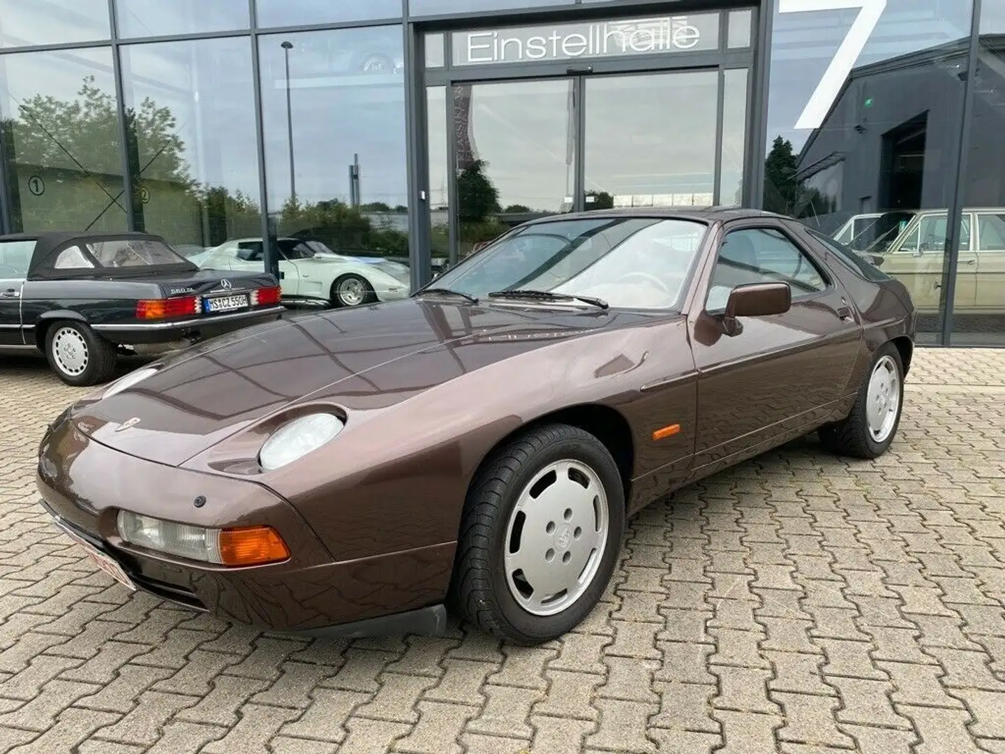 Porsche 928 S 4 Braun - 1