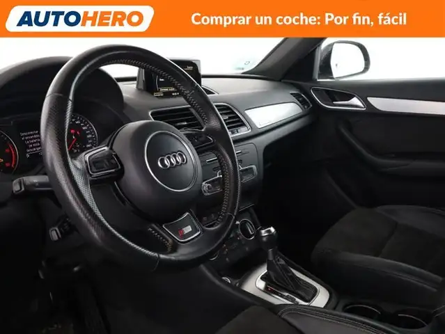 Audi Q3 view 12