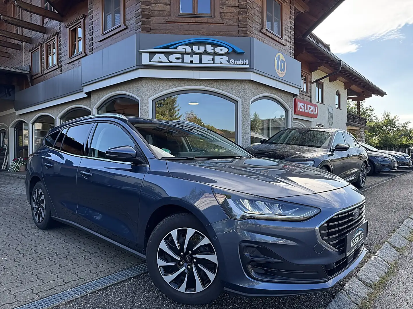 Ford Focus Traveller 1,5 EcoBlue Titanium X Aut.*RADAR*RFK... Blau - 1