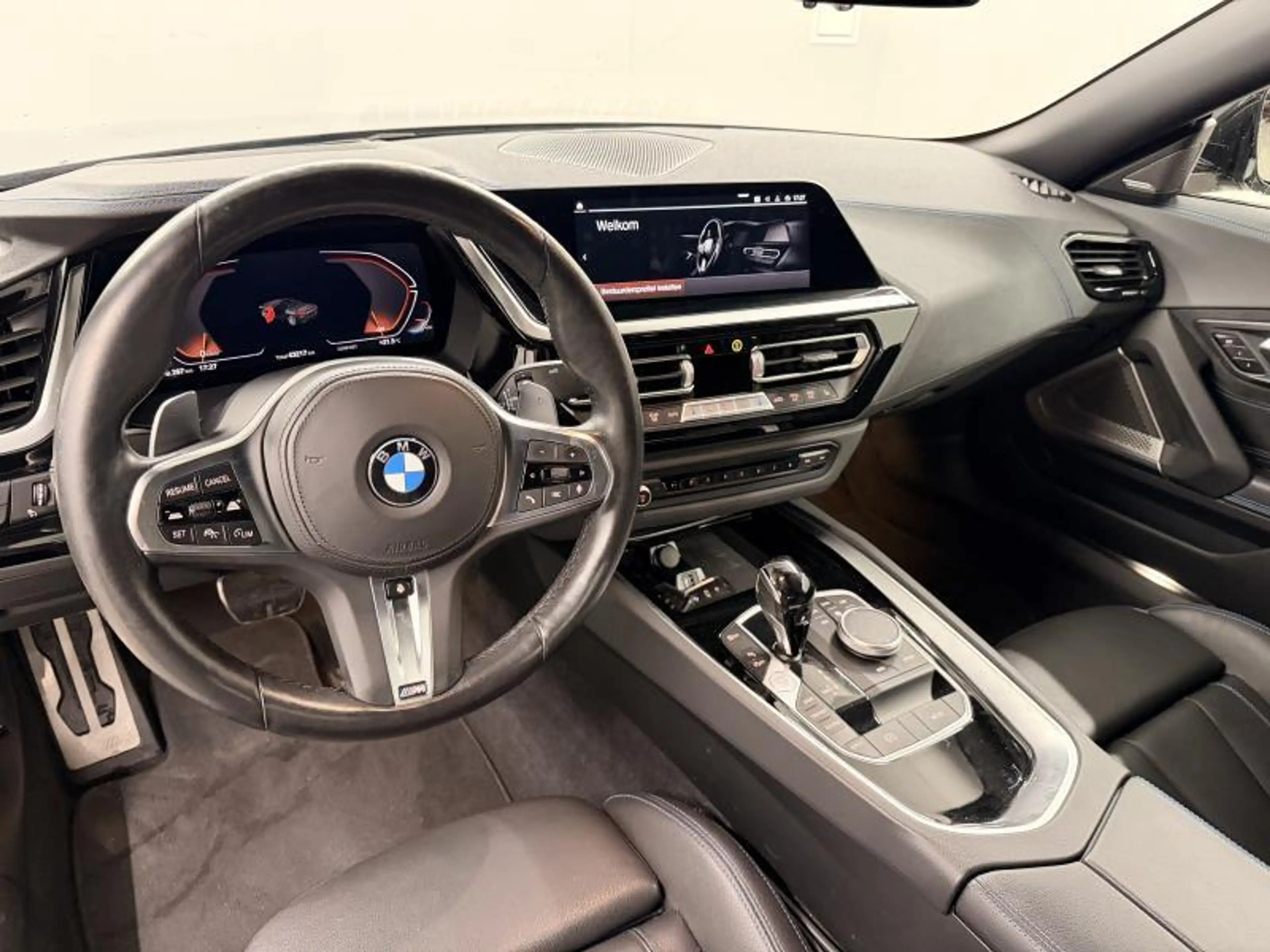 BMW Z4 sDrive 2.0i — photo 15
