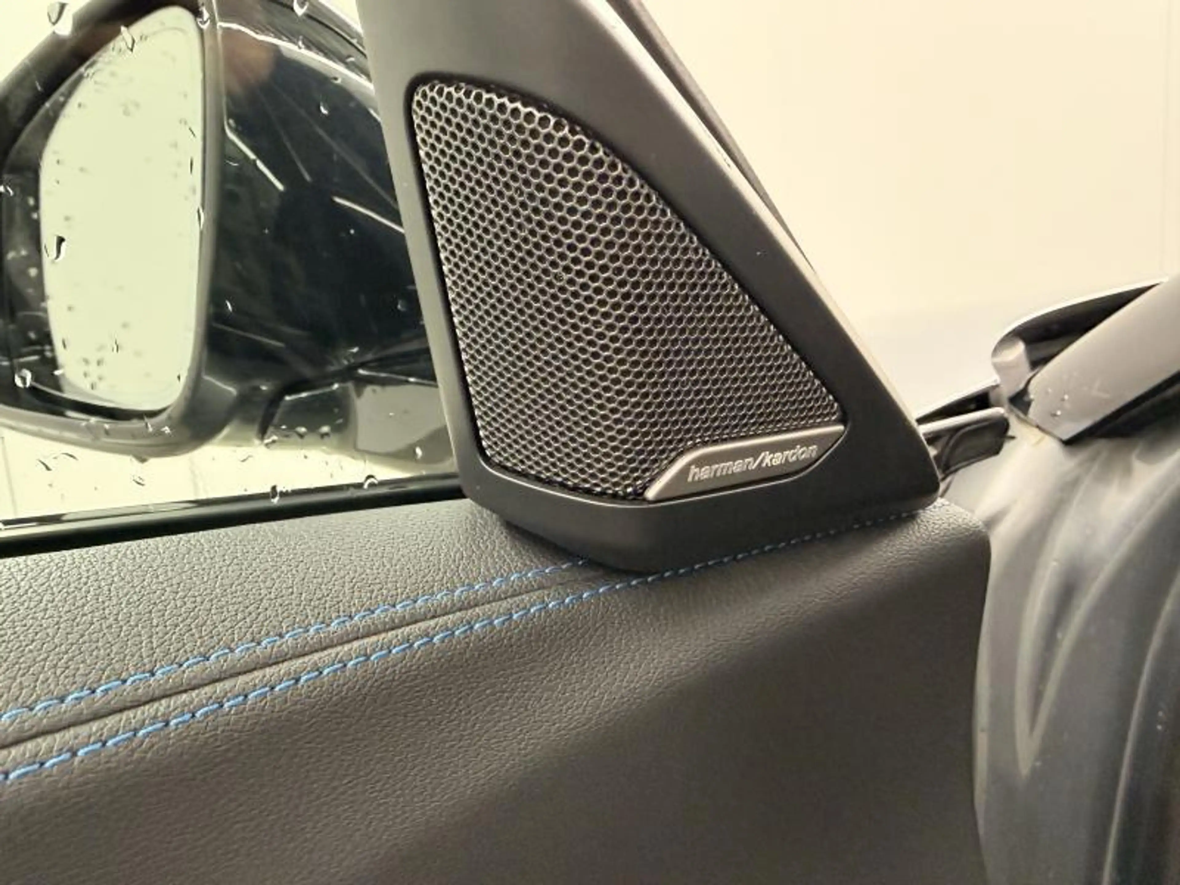 BMW Z4 sDrive 2.0i — photo 12