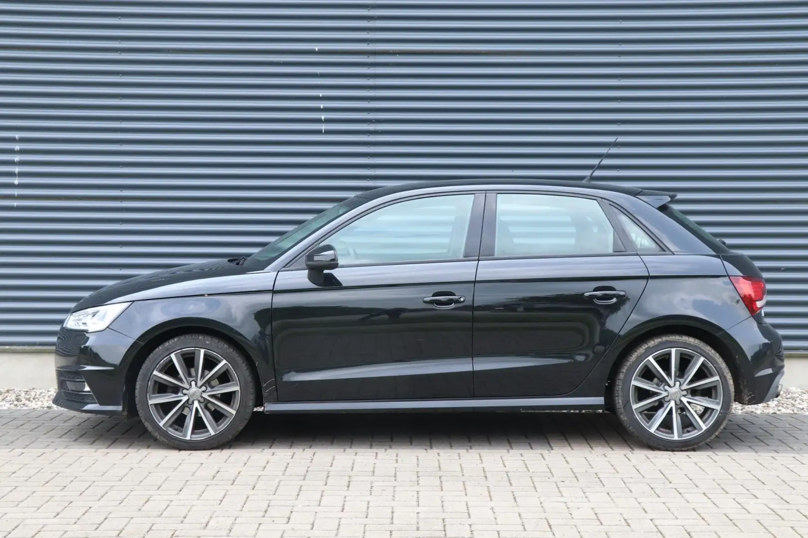Audi A1 Sportback 1.0 TFSI Sport | S-Line - LED - Facelift Nero - 2