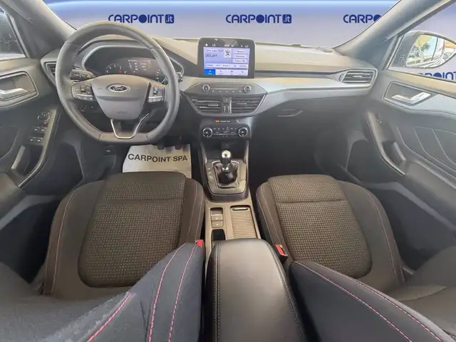 Ford Focus view 10