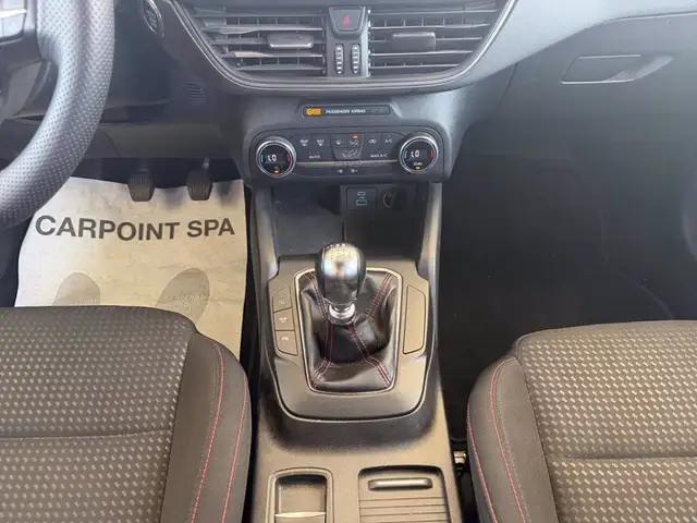 Ford Focus view 11