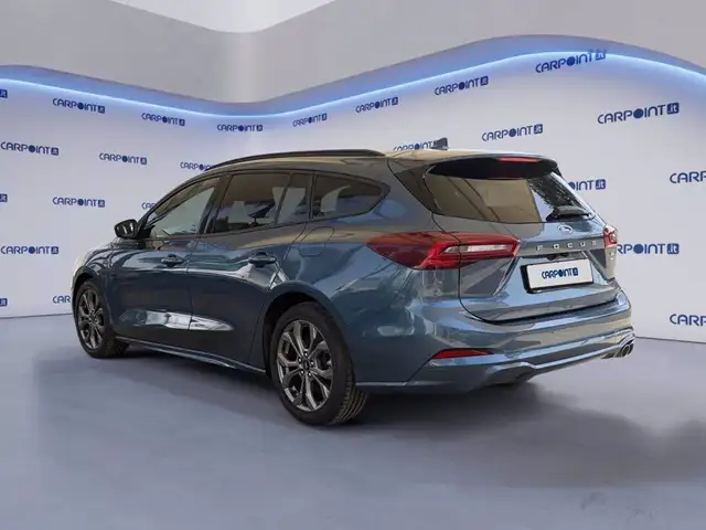 Ford Focus view 3