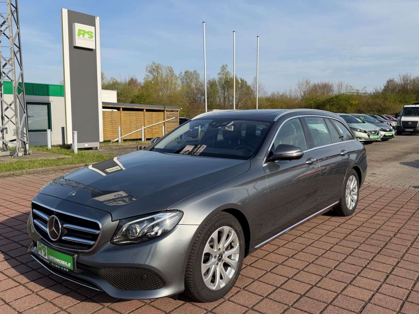 Second hand Mercedes Benz E-Class 300