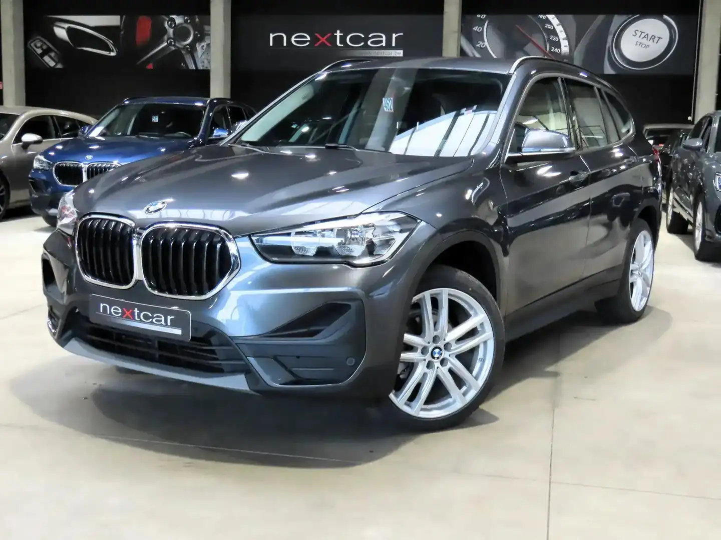 BMW X1 16dA SDrive **NAVI PRO-CRUISE-PARKING AV&AR** Gris - 1