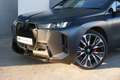 BMW iX xDrive45 *M-Paket/AHK/23"/Sitzlüftung/DA-Prof./Aktivlenkung/Soft Close* Grau - thumbnail 3