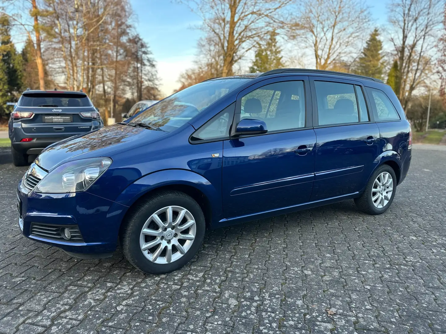 Opel Zafira Edition Ahk/7Sitzer/WenigeKM Bleu - 1