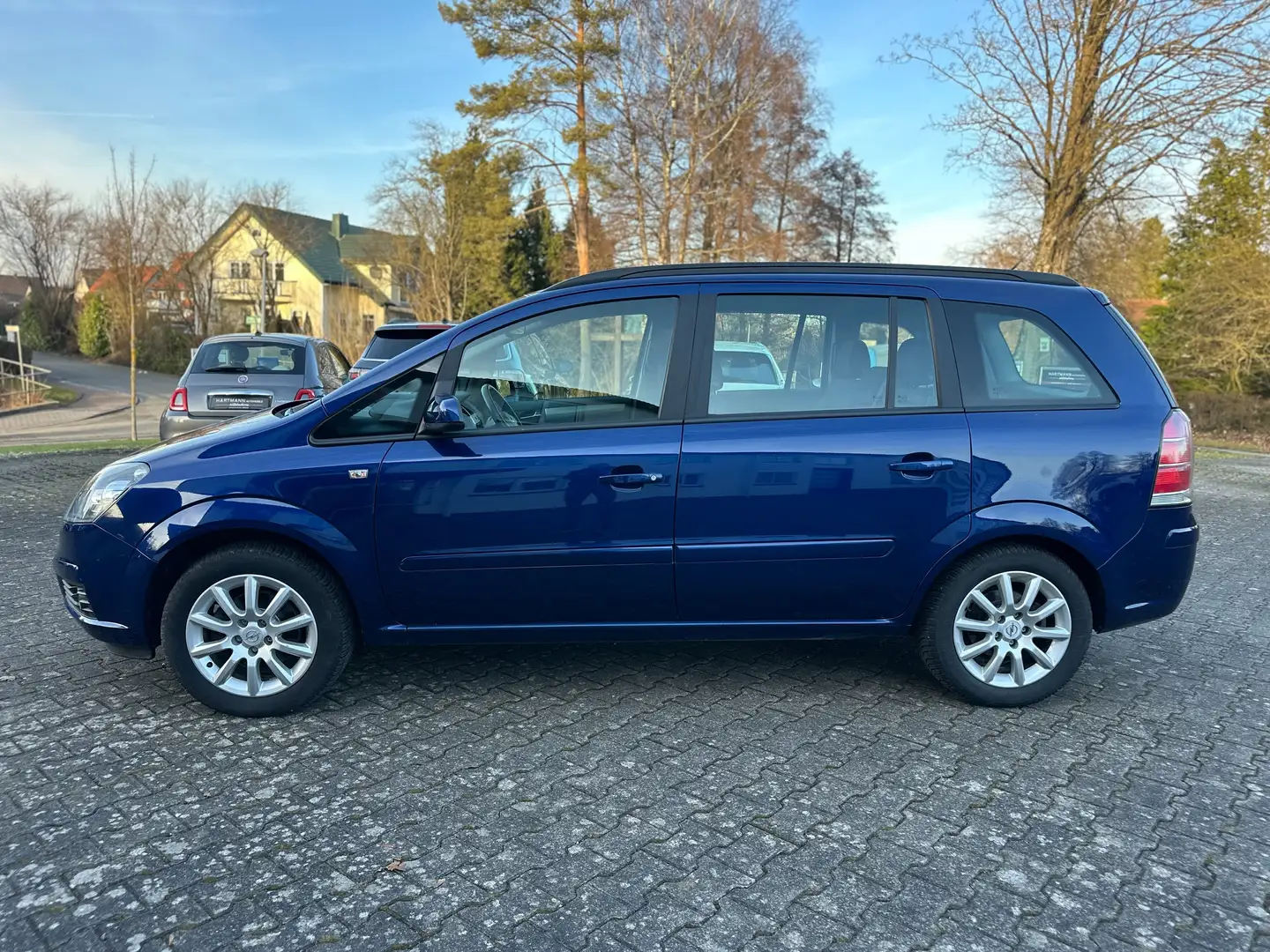Opel Zafira Edition Ahk/7Sitzer/WenigeKM Bleu - 2