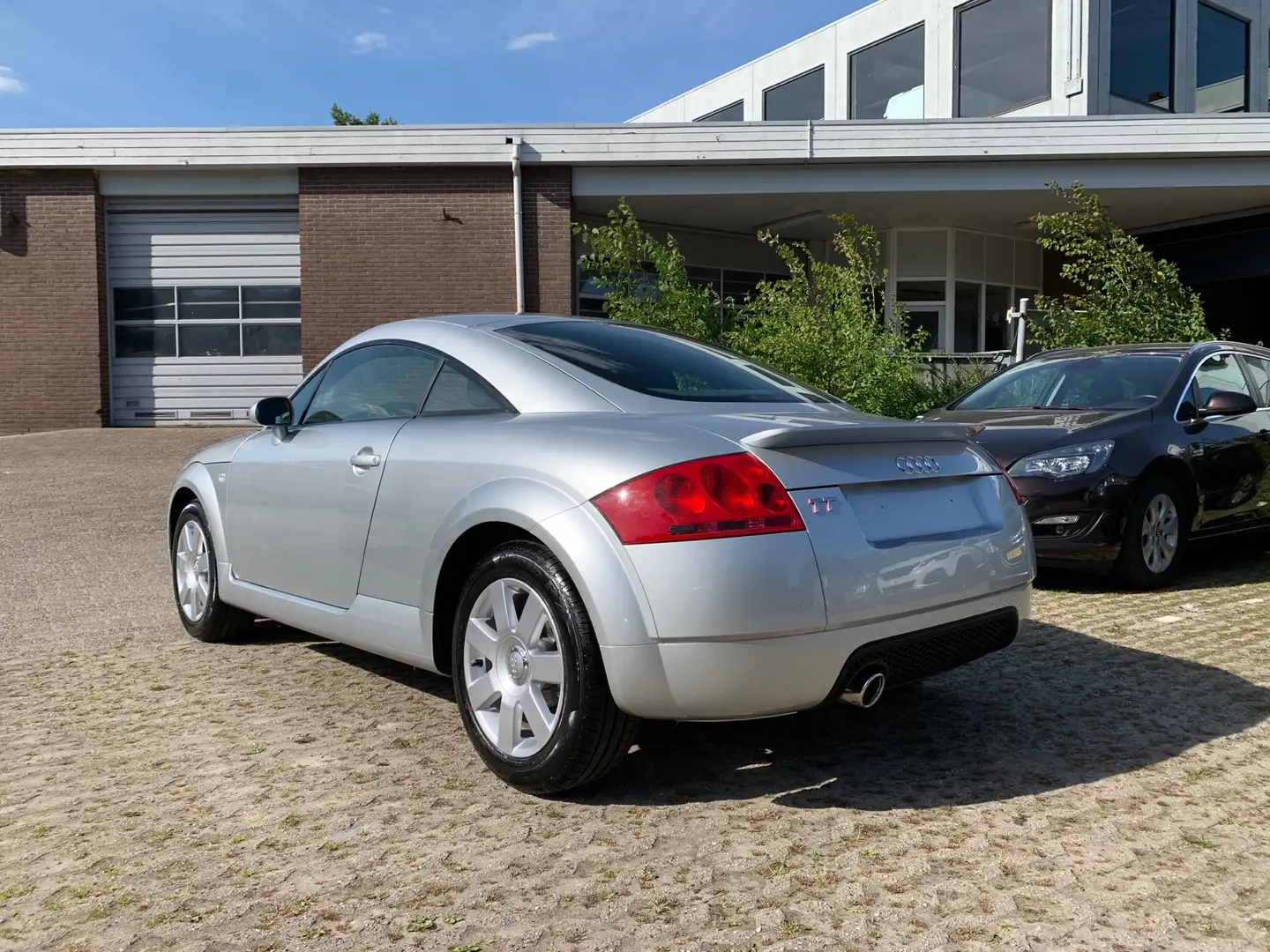 Audi TT 1.8 5V Turbo in Absolute nieuwstaat! Grijs - 2