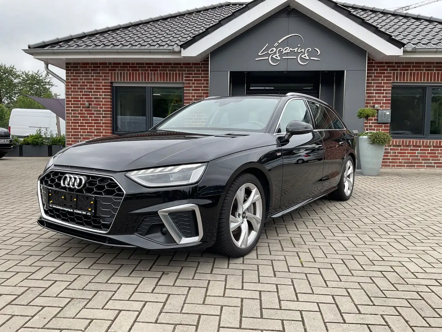 Audi A4 Avant 40 TFSI S tronic S line,AHK,ACC,Virtual Schwarz - 1