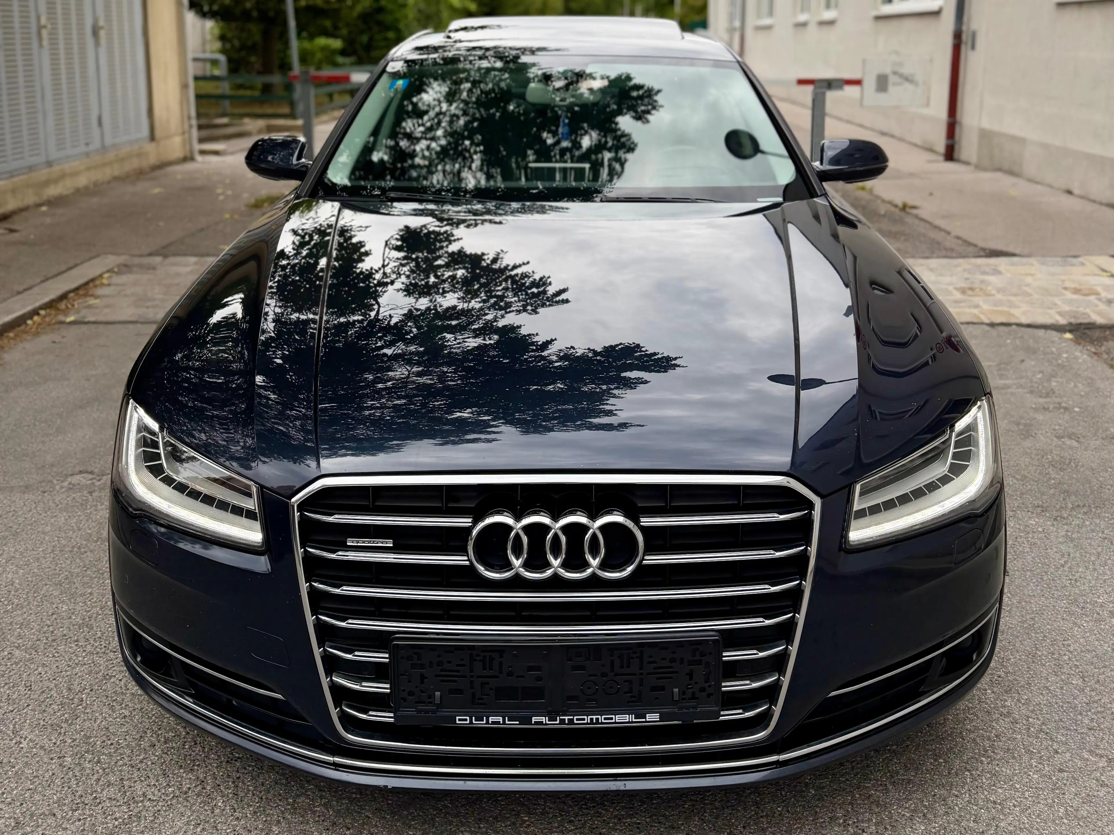 Audi A8 3.0 TDI clean diesel quattro — photo 3