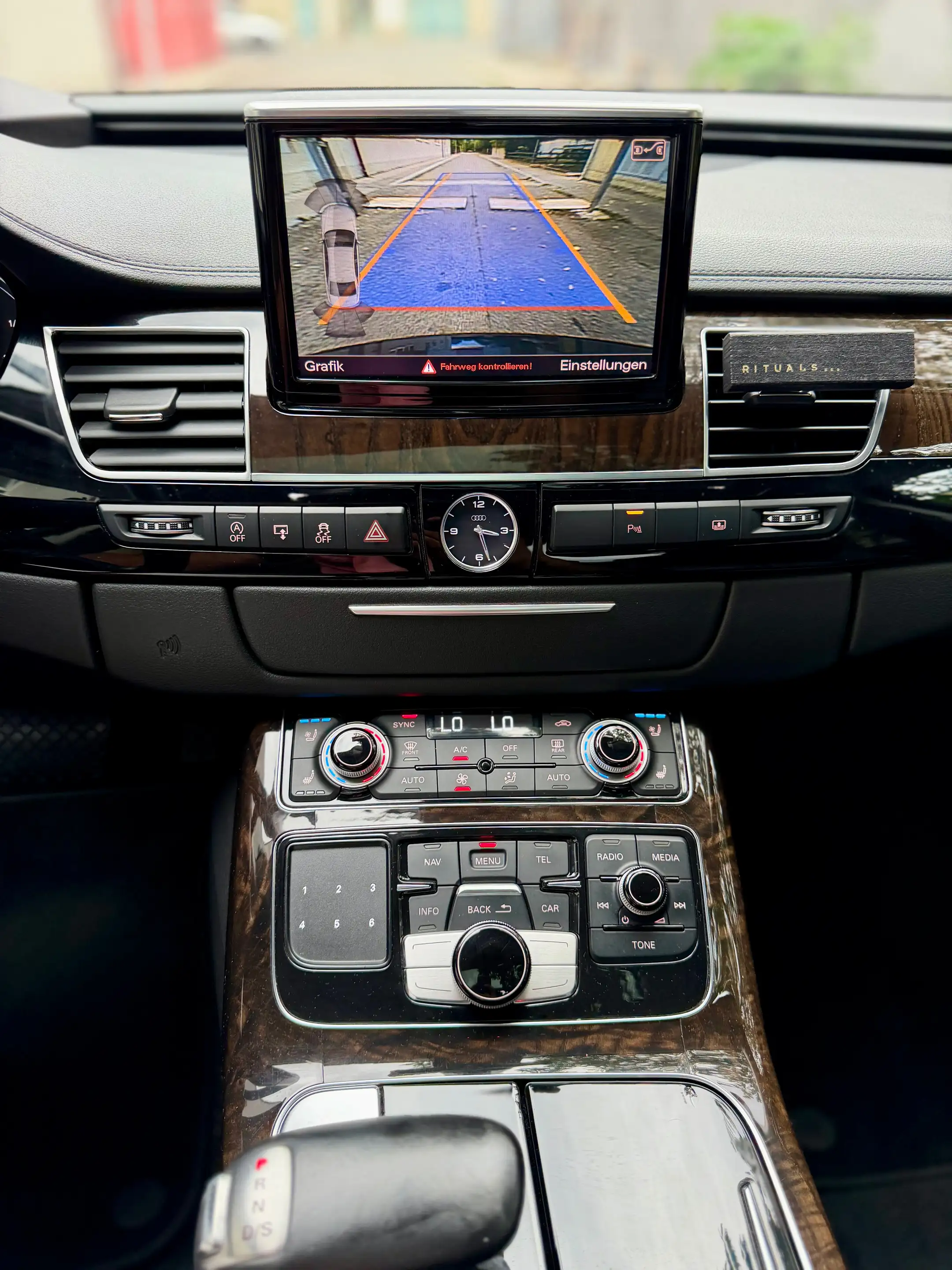 Audi A8 3.0 TDI clean diesel quattro — photo 15