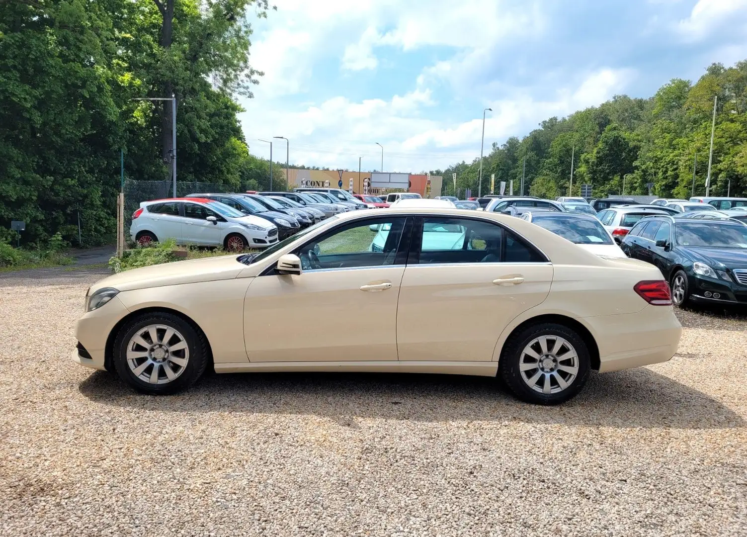 Mercedes-Benz E 200 BlueTec Aut.*Klimaaut.*DZH*Temp*LMF*TÜV* Béžová - 2