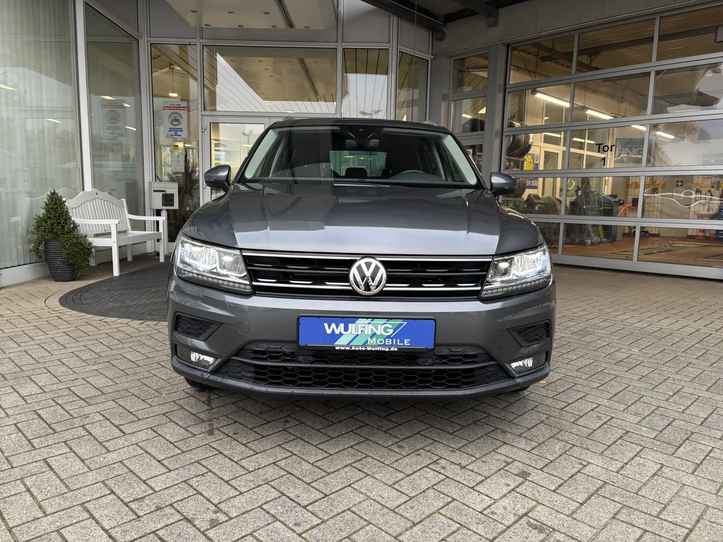 Volkswagen Tiguan 2.0 TDI DSG ACC NAVI LED AHK CAM PDC Gris - 2