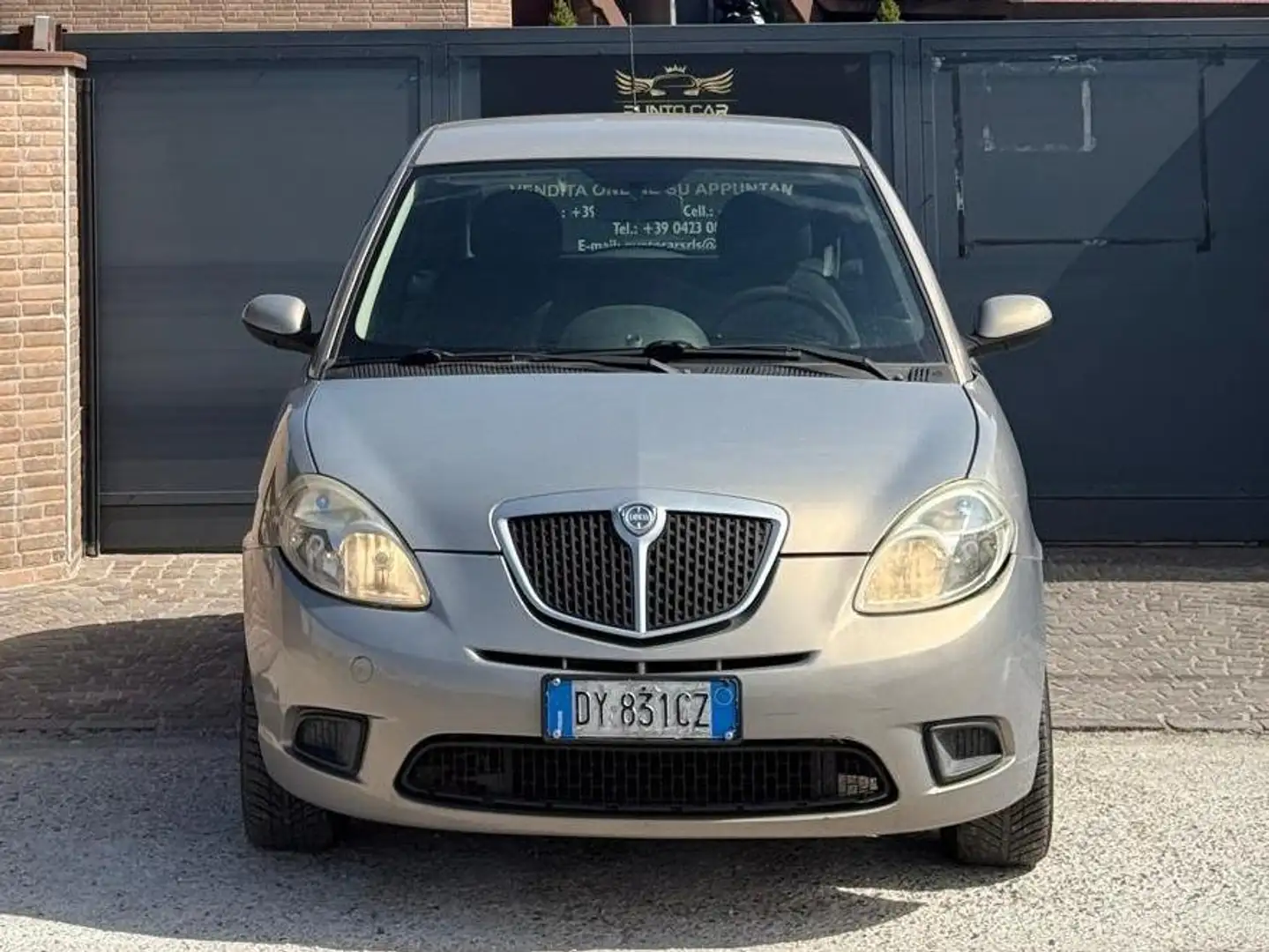 Lancia Ypsilon Ypsilon 1.4 8v Platinum ecochic Gpl Gris - 2