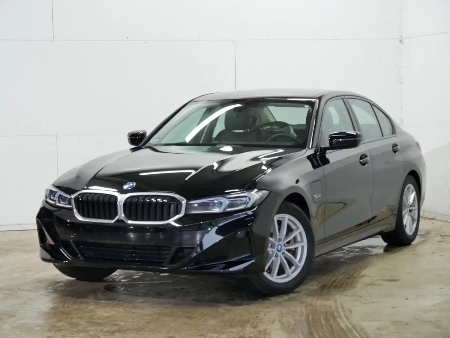 BMW 330 330e M Shadow HUD eSitze Sound Kamera Driving Schwarz - 1