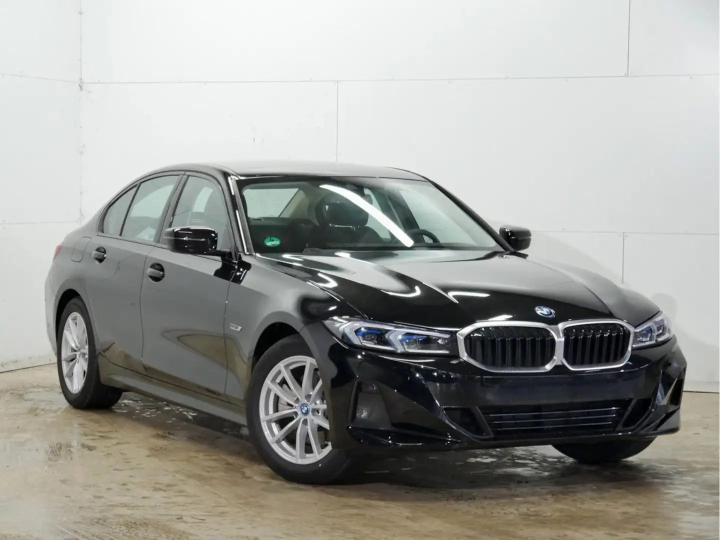 BMW 330 330e M Shadow HUD eSitze Sound Kamera Driving Schwarz - 2