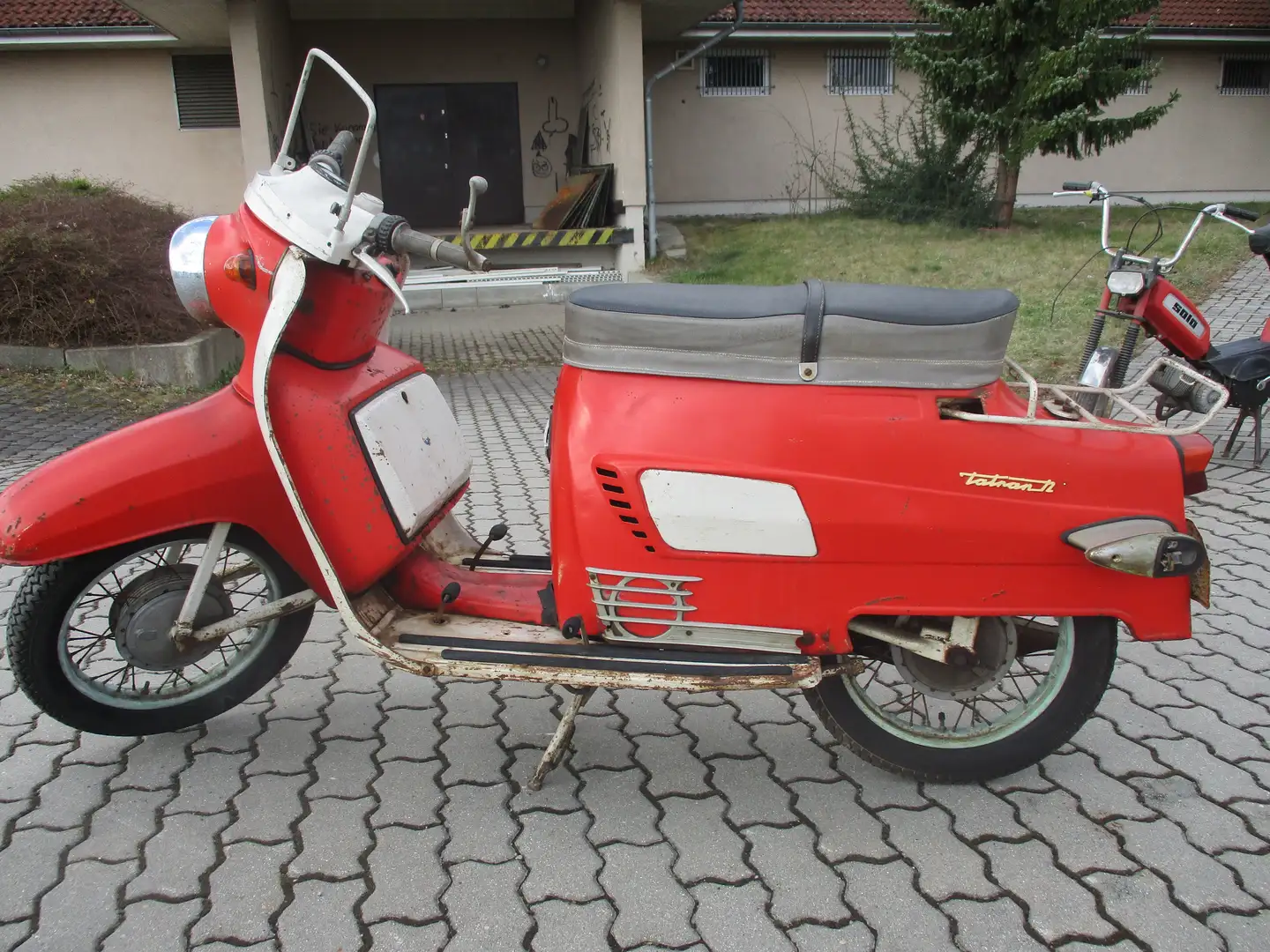 Jawa Tatran Roller Oldtimer in Rot gebraucht in Calau für € 2.000,-
