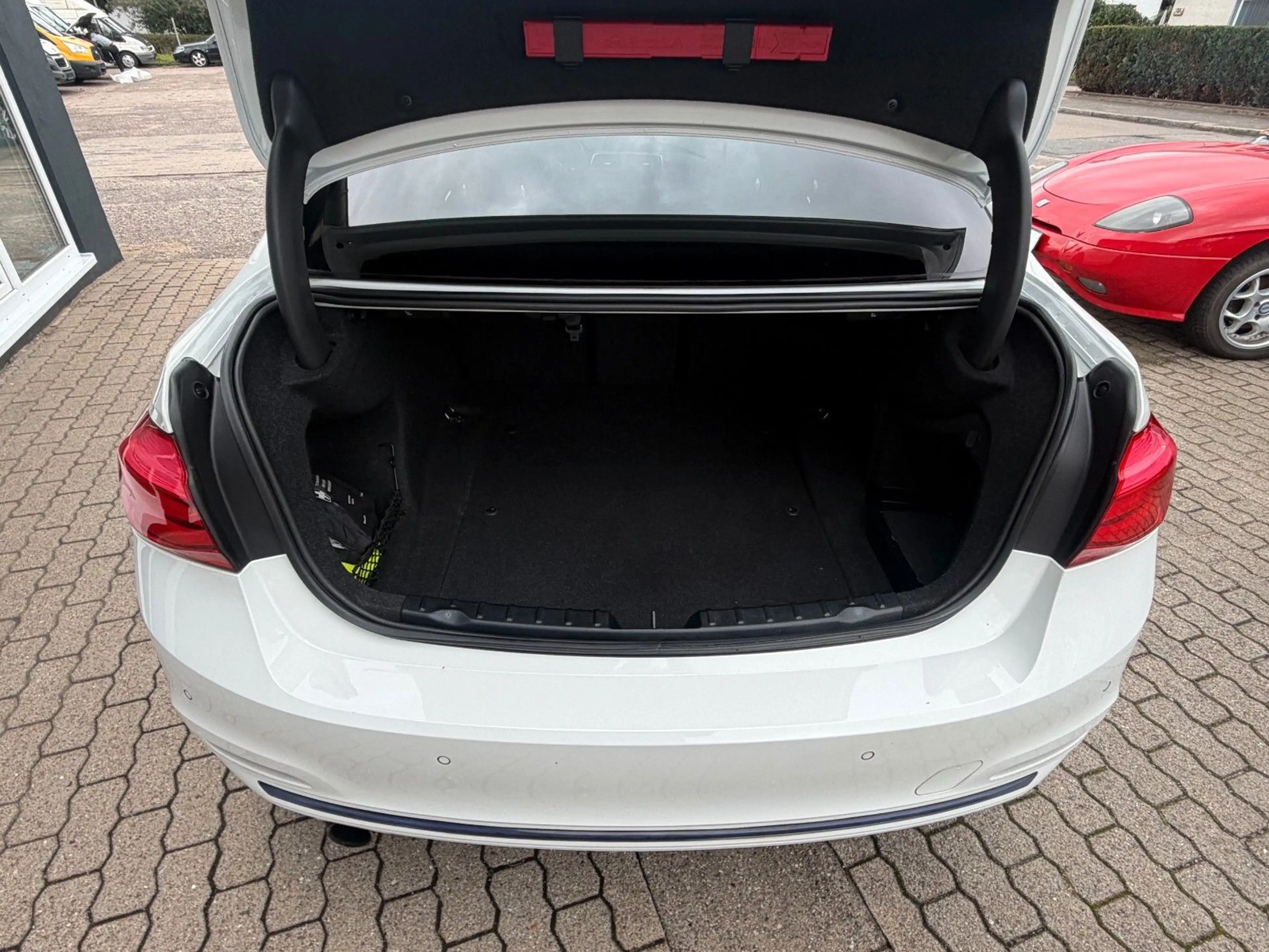 BMW 318 d Aut. Sport Line — photo 11