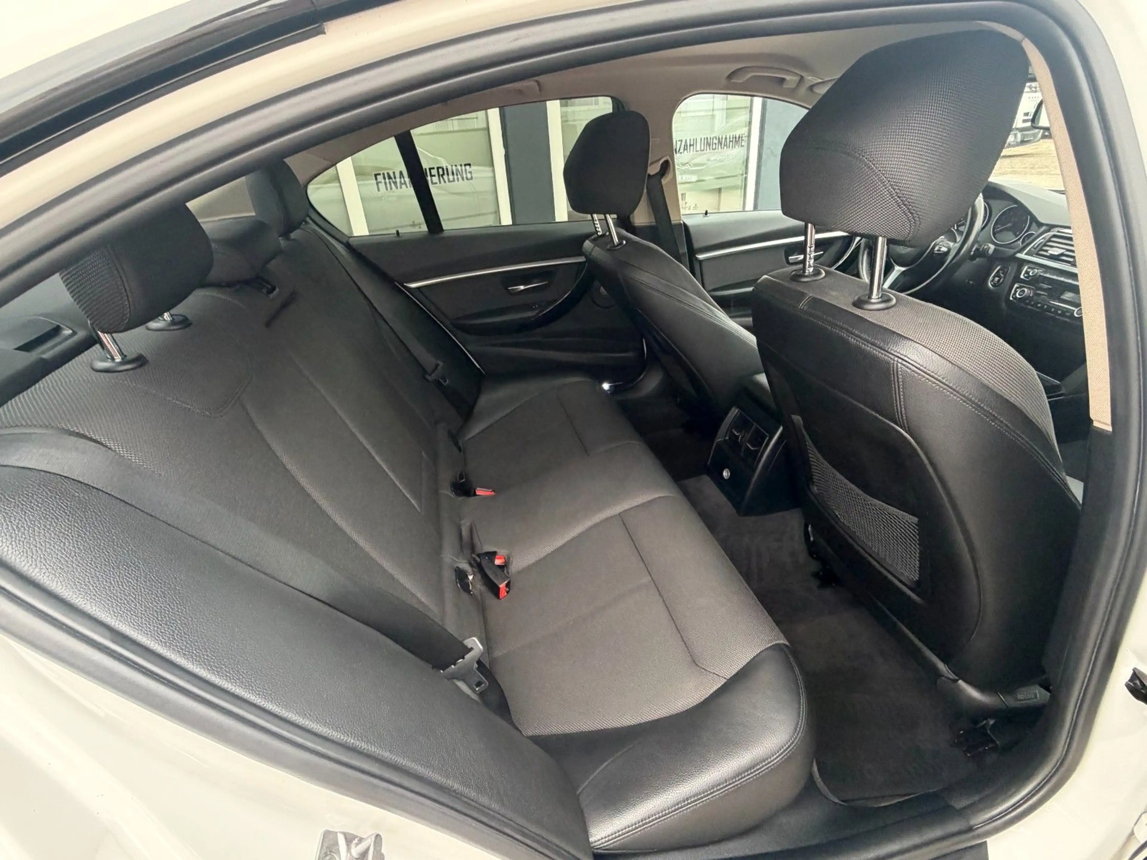 BMW 318 d Aut. Sport Line — photo 15