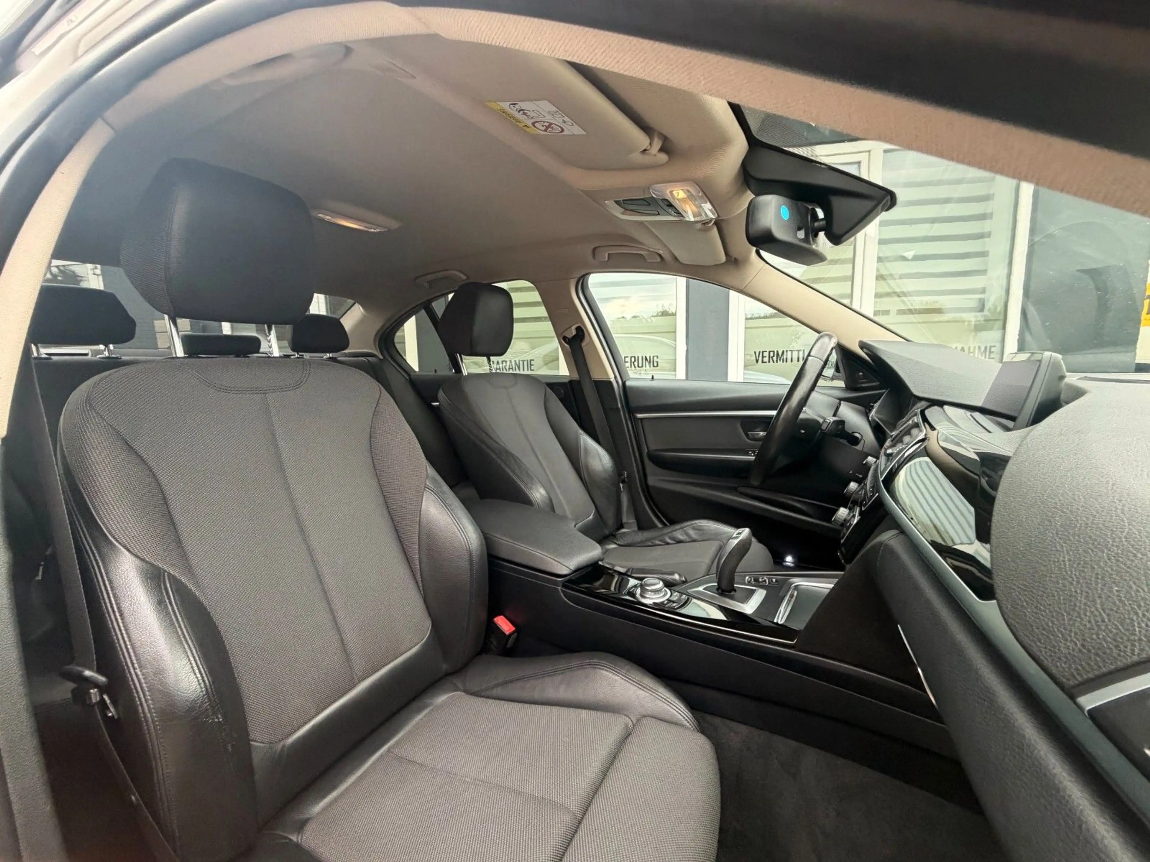 BMW 318 d Aut. Sport Line — photo 14
