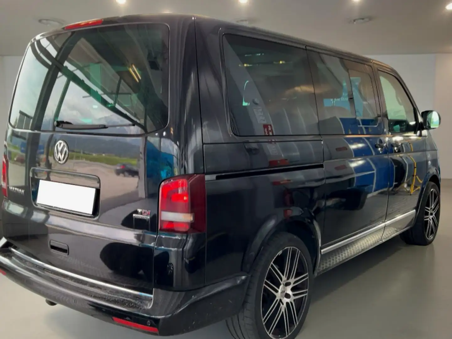 Volkswagen Multivan Mulltivan 2.0Bi-TDI BMT HighlineEd.4M DSG Schwarz - 2