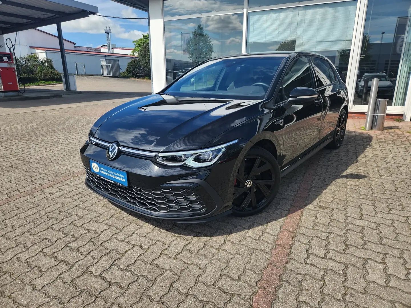Volkswagen Golf VIII GTD+DSG+NAVI+RFK+MATRIX+18"BLACK Schwarz - 2